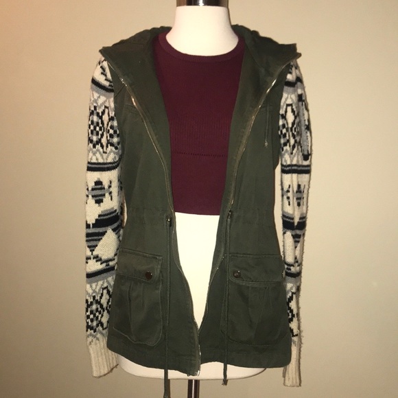 Army Green Utility Jacket w Knitted Sleeve🧶 - Picture 3 of 7